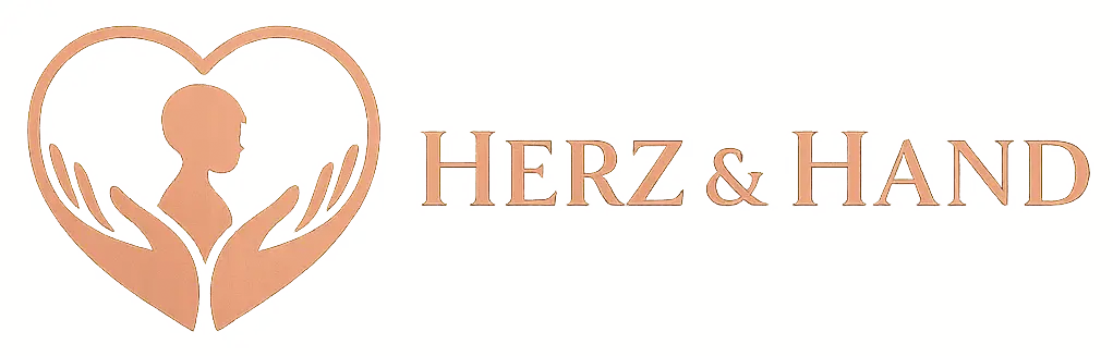 Logo von Herz & Hand, Vermittlungsagentur für Nannys und Kinderbetreuung in Hamburg
